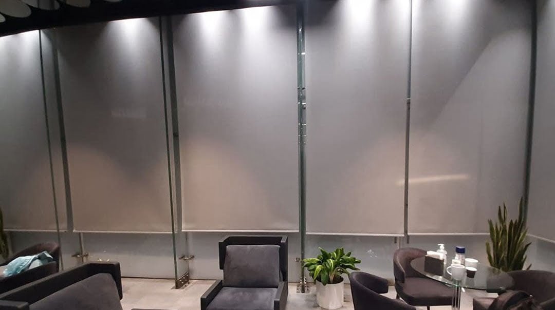 پرده برقی بالارو